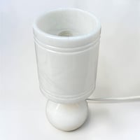 Image 7 of Lampe en albâtre blanc vintage 1970 - lampe en marbre blanc - veilleuse en alb...