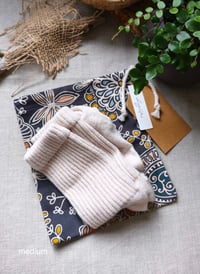 Image 4 of Reusable Gift Bag - Paisley Garden Black