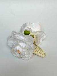 Image 2 of xl white peony  claw (sample)