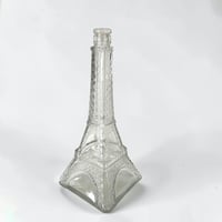 Image 1 of Grande bouteille Tour Eiffel ancienne en verre - carafe à liqueur Tour Eiffel vintage 1950