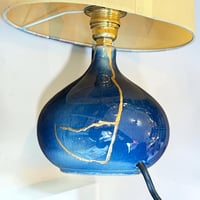 Image 9 of Lampe en céramique kintsugi vintage 1970 et abat-jour en soie peinte motif floral