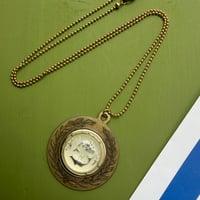 Image 1 of Pendentif « MÉDAILLE »