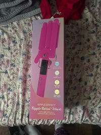 Image 1 of Ceramic retro wave hair tool. 