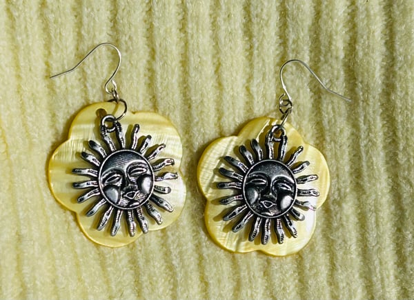 Image of Sunshine and flowers set