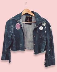 Image 3 of Copy of BUTTERFLY  ✘ JEANSJACKE ✘ IBIZA PRINT  ✘ VINTAGE  ✘ UPCYCLED 1 1