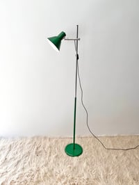 Image 1 of LÁMPARA DE SUELO FOCO VERDE, AÑOS 70