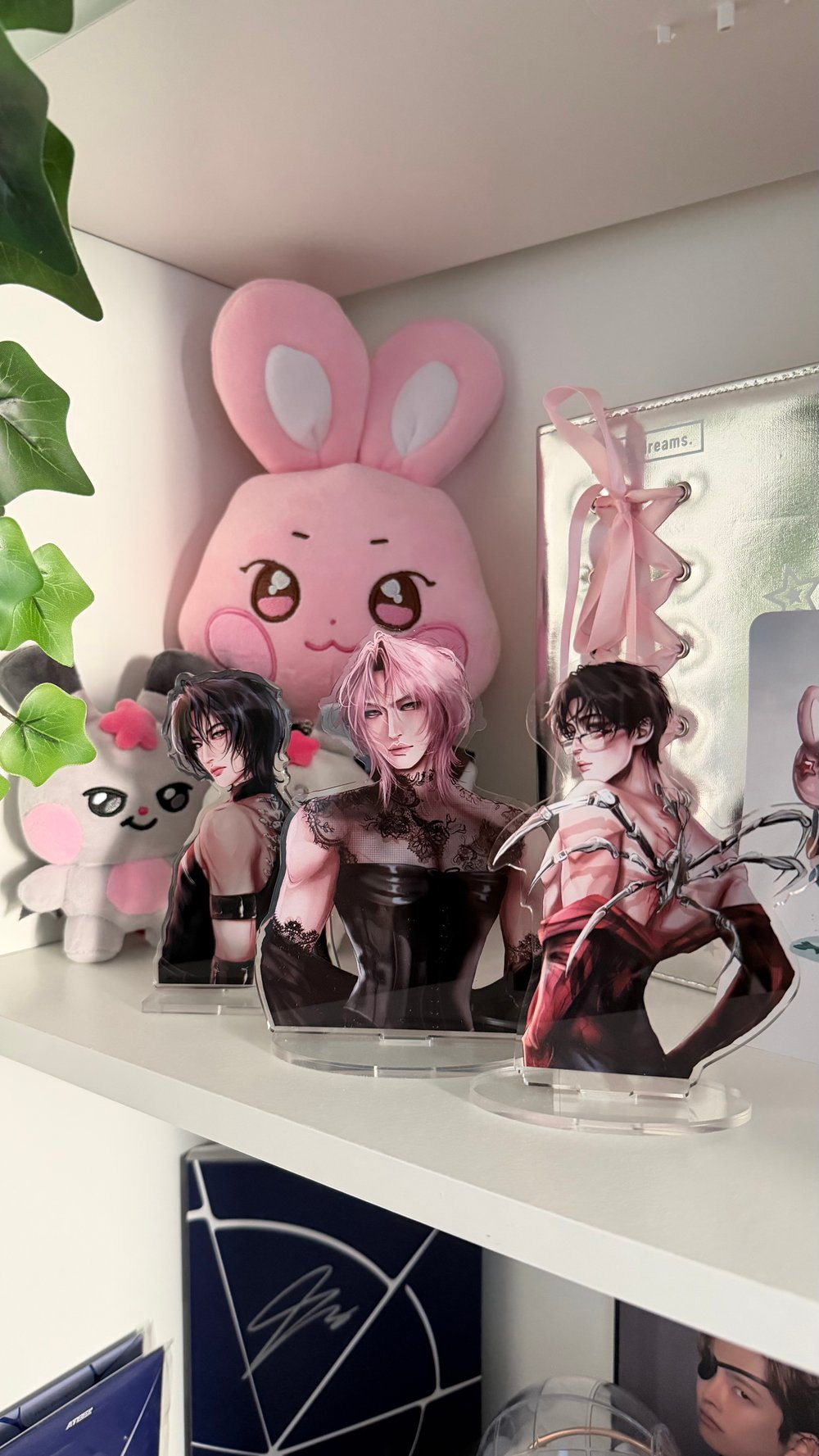 Image of STANDEE 