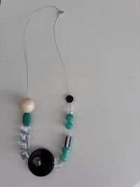 Image 2 of GARGANTILLA EMERALD