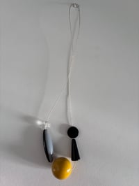 Image 3 of GARGANTILLA YELLOW BLACK