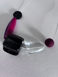 Image 2 of GARGANTILLA RED PURPLE