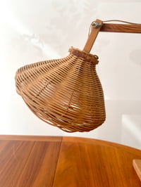 Image 6 of LÁMPARA FLEXO DE MADERA Y MIMBRE, AÑOS 70