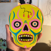 yellow skull cutout