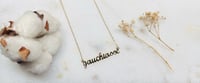 Collier engagé " gauchiasse "