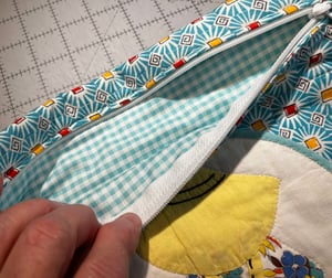 Image of Vintage Applique Zipper Bag - A