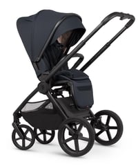 Image 3 of Hunter x Venicci Upline 3 Navy Pram