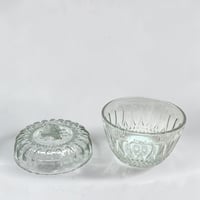 Image 5 of Bonbonnière ou sucrier en verre transparent vintage avec couvercle 1960s  