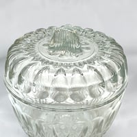 Image 7 of Bonbonnière ou sucrier en verre transparent vintage avec couvercle 1960s  