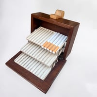 Image 1 of Distributeur de cigarettes en bois vintage années 1930 Boîte à cigarettes Art Déco en bois