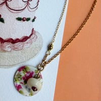 Image 2 of Pendentif "LEE"