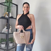 Image 3 of Bolso Rosabel en color Beige con Detalles Dorados