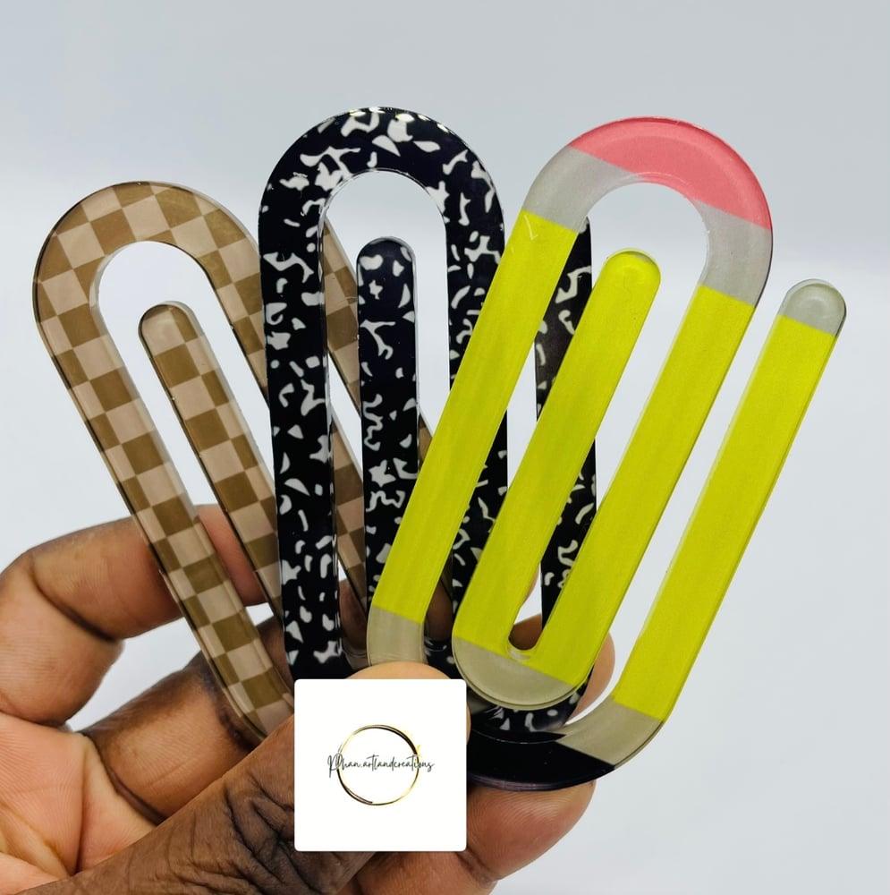 Image of Specialty Jumbo acrylic paperclips 
