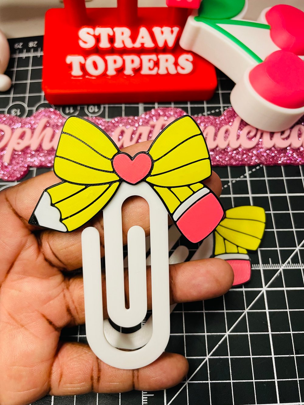 Image of Bow pencil paperclips 