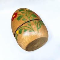 Image 9 of Oeuf de Pâques en bois vintage avec poussin à ressort - art populaire soviétique 1980