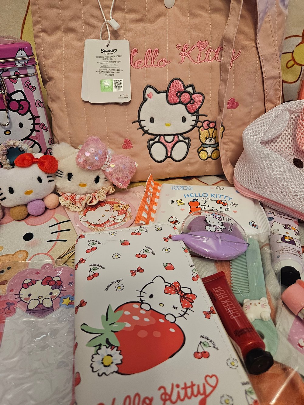 Image of Hello Kitty Pink Shoulder Bag Bundle 