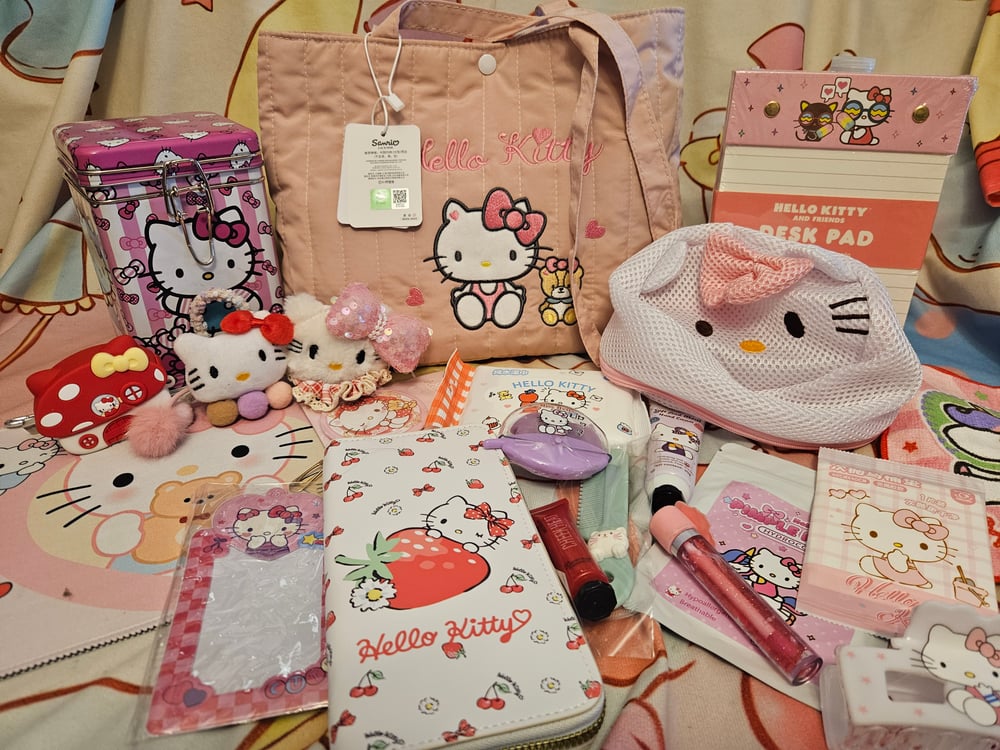 Image of Hello Kitty Pink Shoulder Bag Bundle 