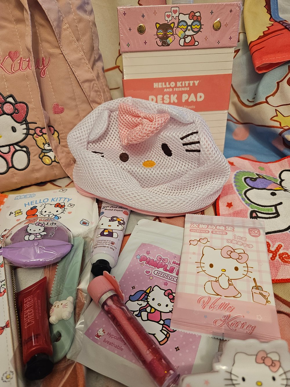 Image of Hello Kitty Pink Shoulder Bag Bundle 