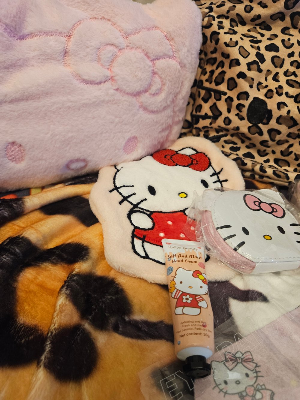 Image of Leopard Hello Kitty Bundle 