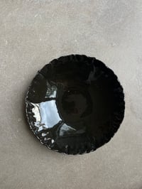 Image 2 of Assiette creuse printemps blanche, noire ou rousse