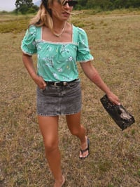 Image 4 of CAMISA FLORA VERDE AGUA 