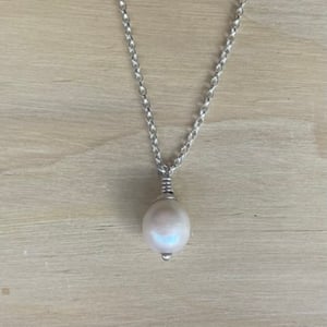 Image of Pearl Drop Pendant