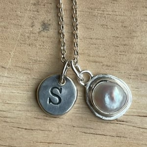 Image of Pearl cabochon pendant
