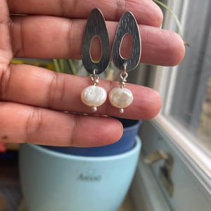 Image of Textured earrings with Keishi pearls