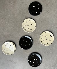 Image 4 of Assiette à dessert Constellation blanche ou noire Ø17
