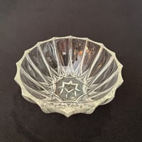 Image 9 of Coupelles en verre vintage 1970 - ramequins ancien en verre cristallin - motif étoile 