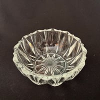 Image 2 of Coupelles en verre vintage 1970 - ramequins ancien en verre cristallin - motif soleil