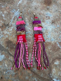 Image 1 of Boucles d’oreilles «  Kilim » roses largeur 1,7cm