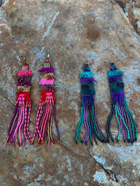 Image 2 of Boucles d’oreilles «  Kilim » roses largeur 1,7cm