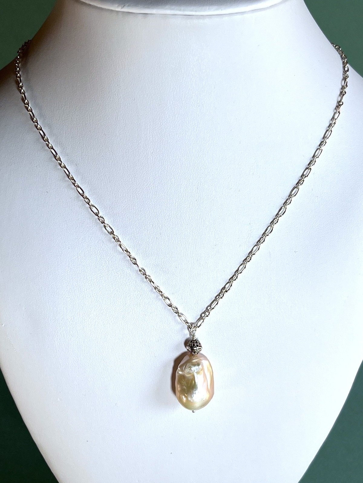 Baroque Pearl Pendant Necklace