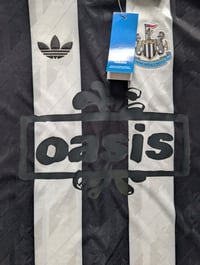 Image 3 of Newcastle X Oasis Size XL