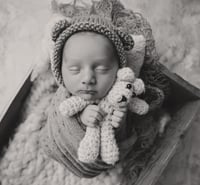 Image 4 of Newborn MINI SESSION (baby ONLY - or family ONLY ) 350$