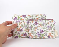 Image 2 of Pochette · floral vintage