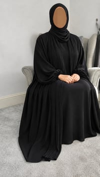 Image 4 of Layāli Pleated Abaya. 