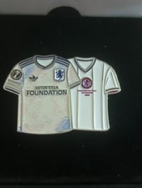 Image 2 of Medal type product in velvet style box.  Medal is enamel and approx 30mm. 