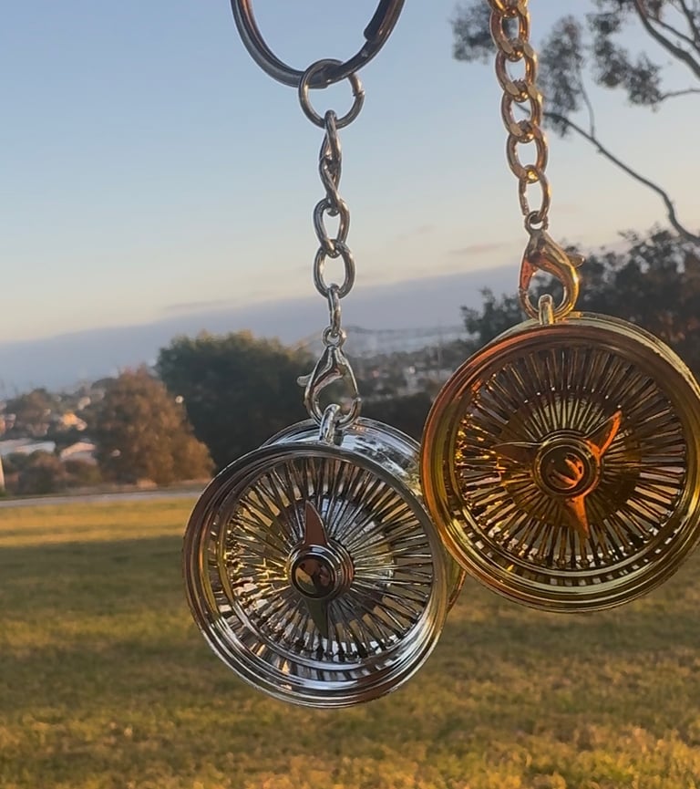 Wire Wheel Keychain (Chrome)