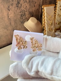 la earrings 