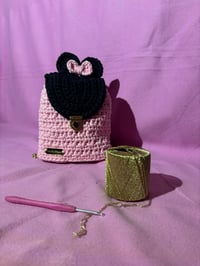 Image 1 of 🐭💗 Sac à dos en crochet fait main – Modèle souris rose et noir
